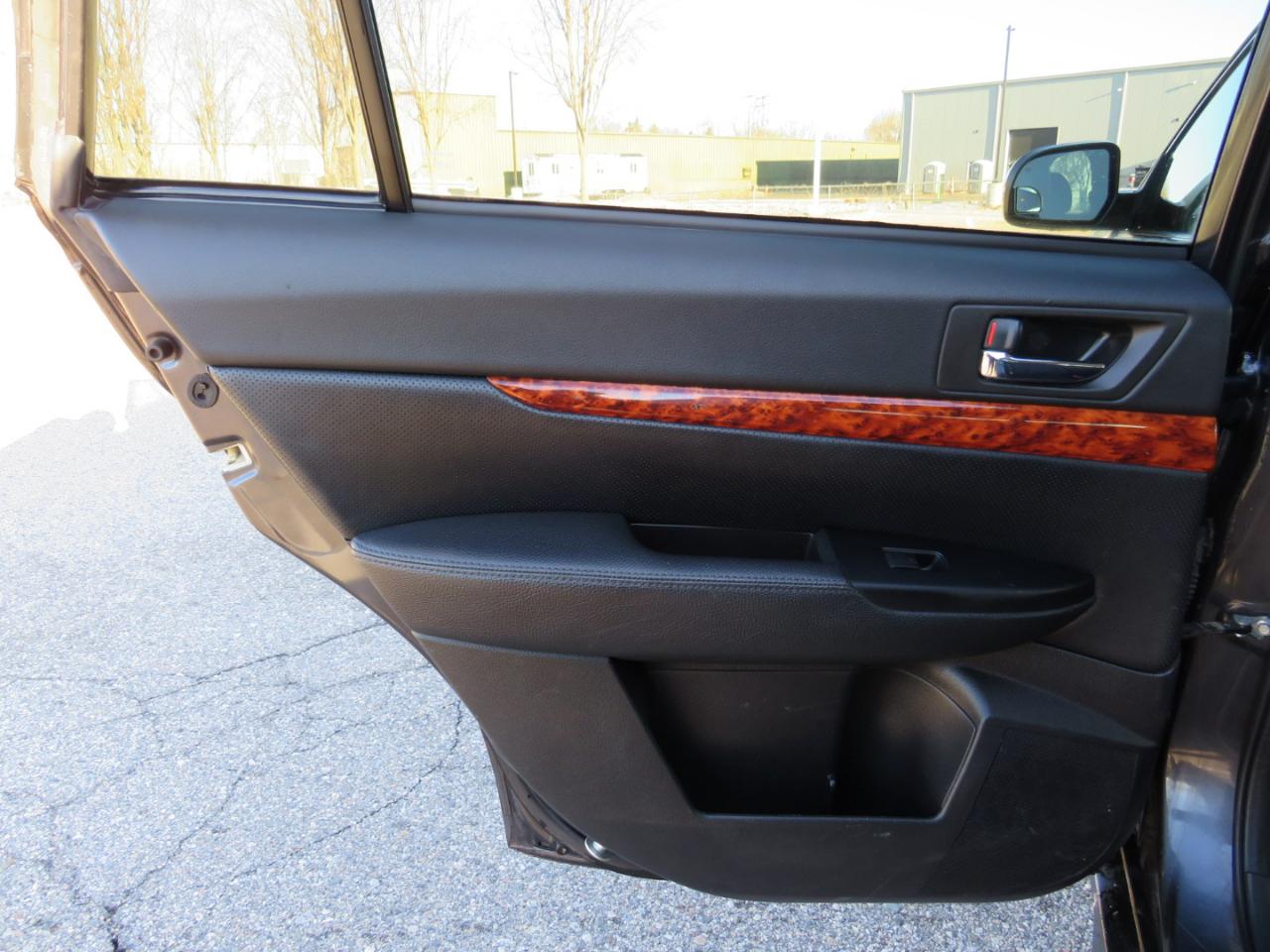 Subaru Outback 3.6R Limited 2012