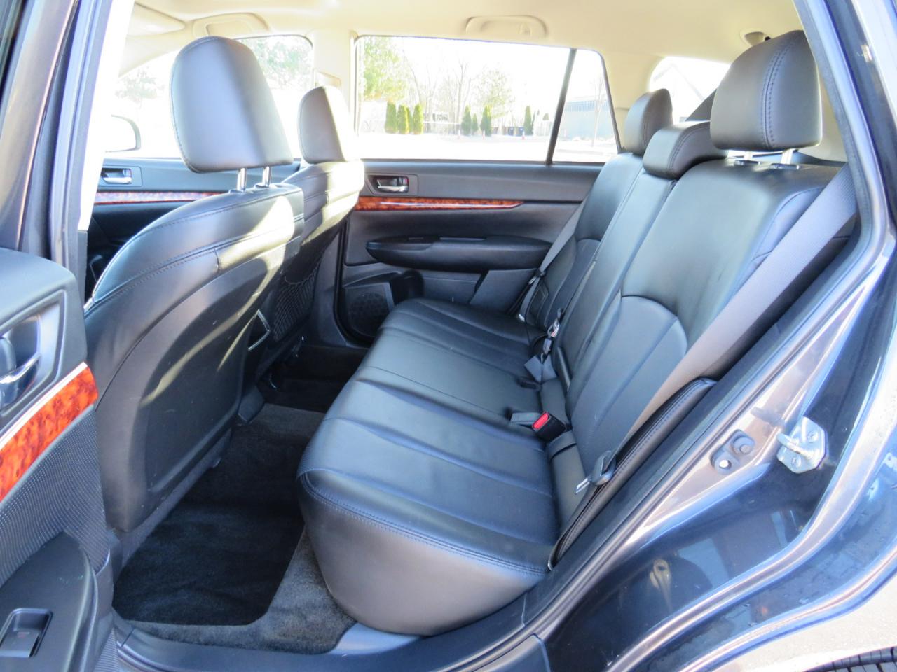 Subaru Outback 3.6R Limited 2012