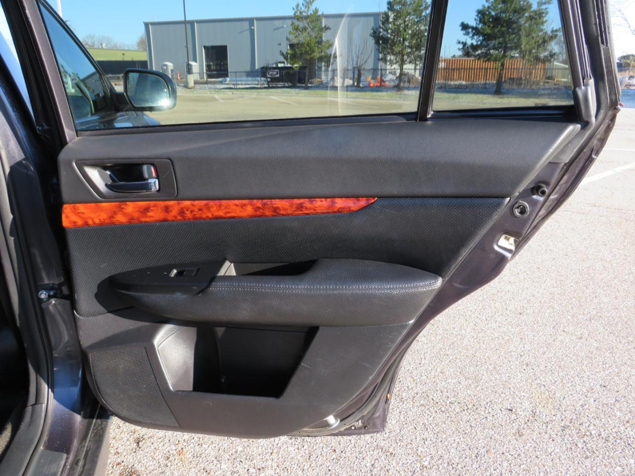 Subaru Outback 3.6R Limited 2012