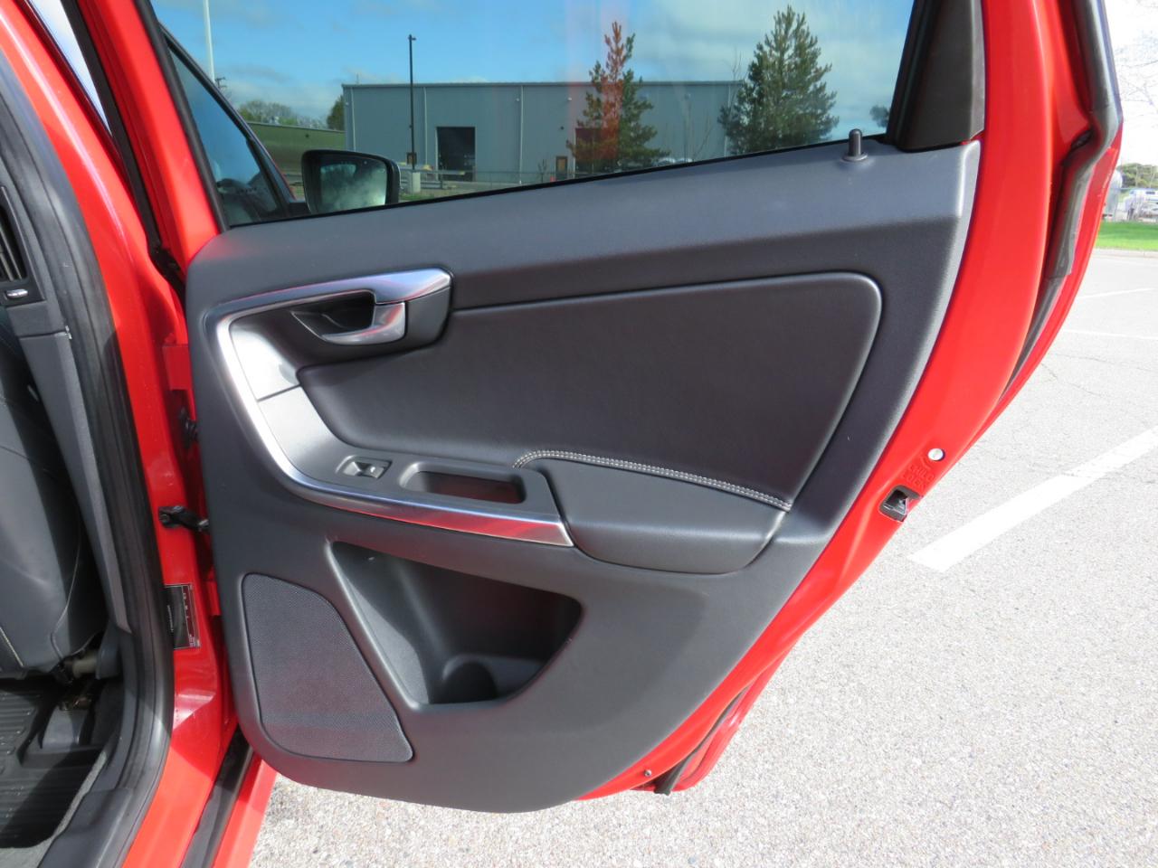 Volvo XC60 T6 AWD R-Design 2014