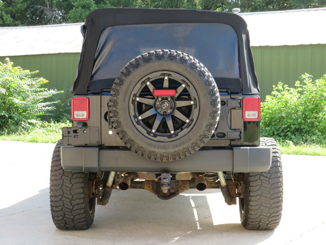 Jeep Wrangler Unlimited Sahara 4WD 2014