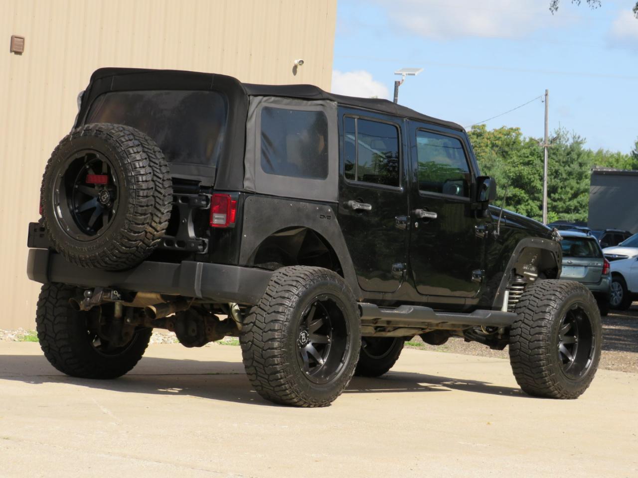 Jeep Wrangler Unlimited Sahara 4WD 2014