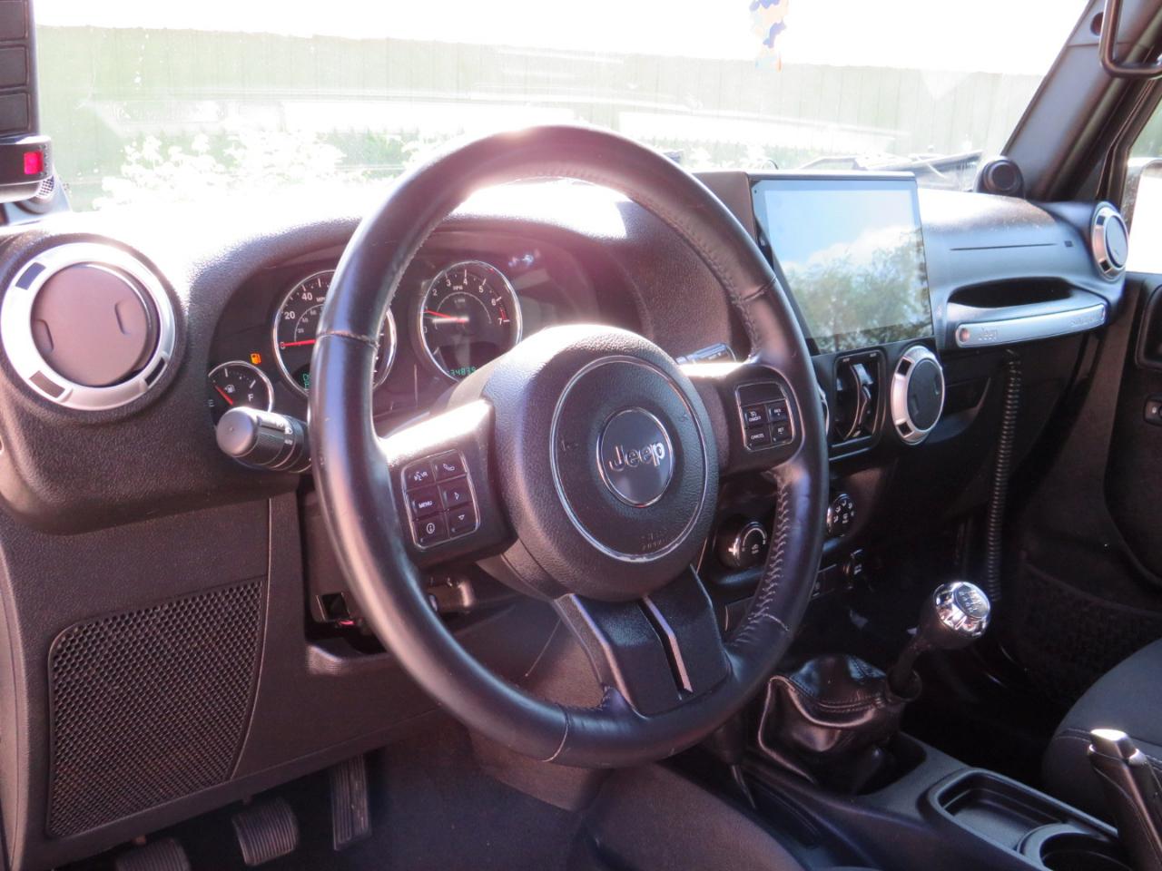 Jeep Wrangler Unlimited Sahara 4WD 2014