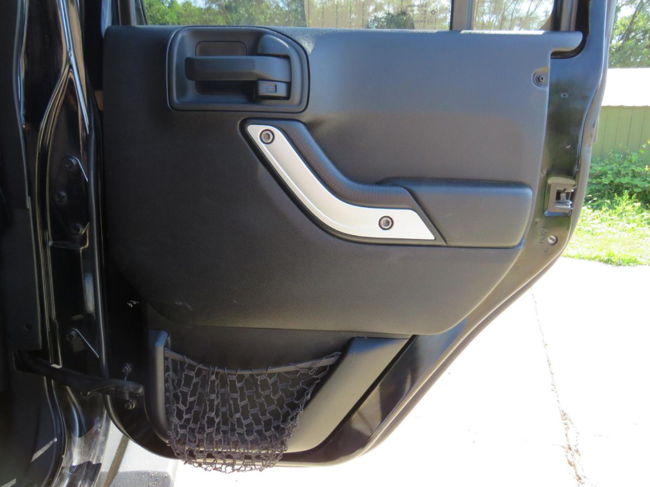 Jeep Wrangler Unlimited Sahara 4WD 2014