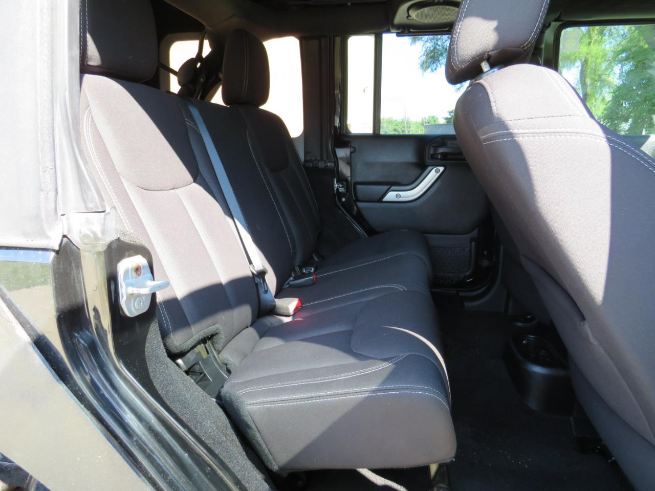 Jeep Wrangler Unlimited Sahara 4WD 2014