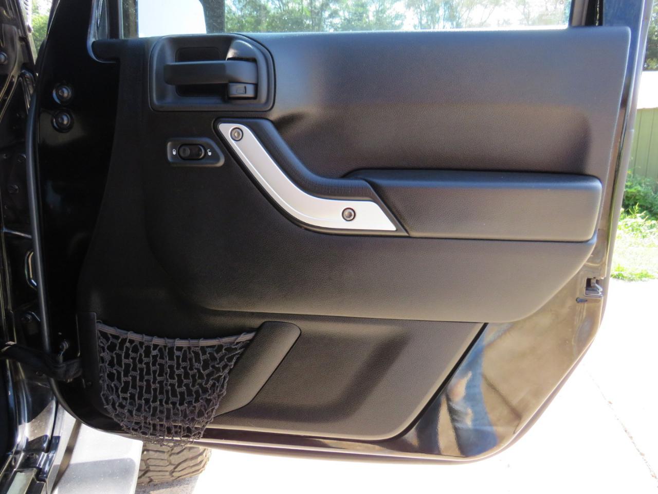 Jeep Wrangler Unlimited Sahara 4WD 2014