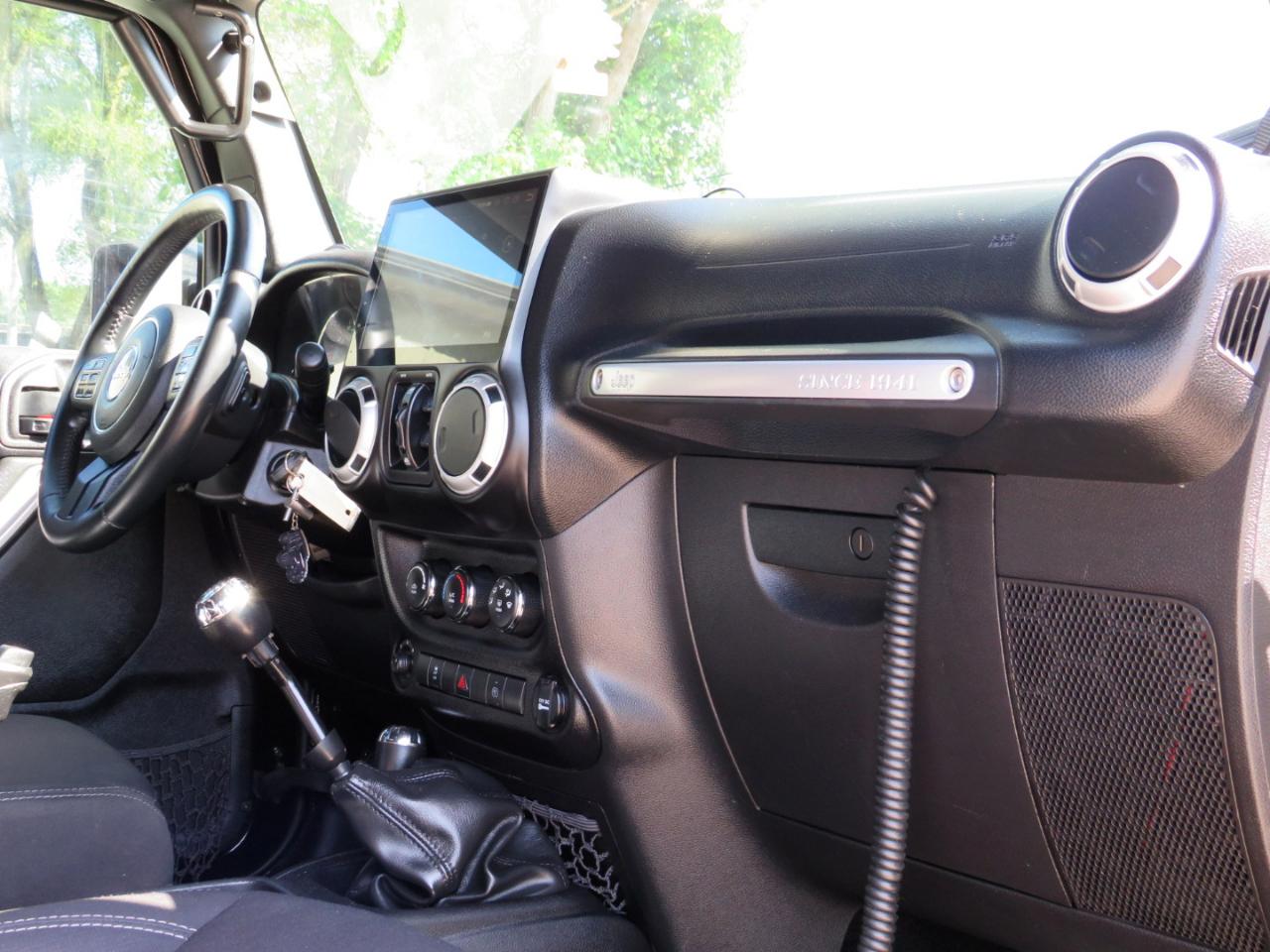 Jeep Wrangler Unlimited Sahara 4WD 2014