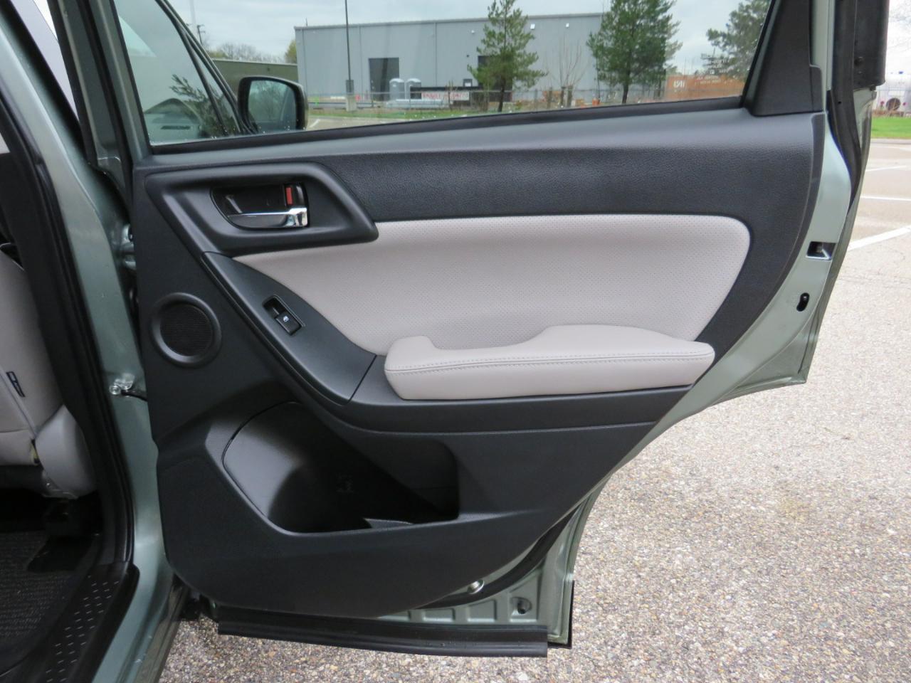 Subaru Forester 2.5i Limited 2015