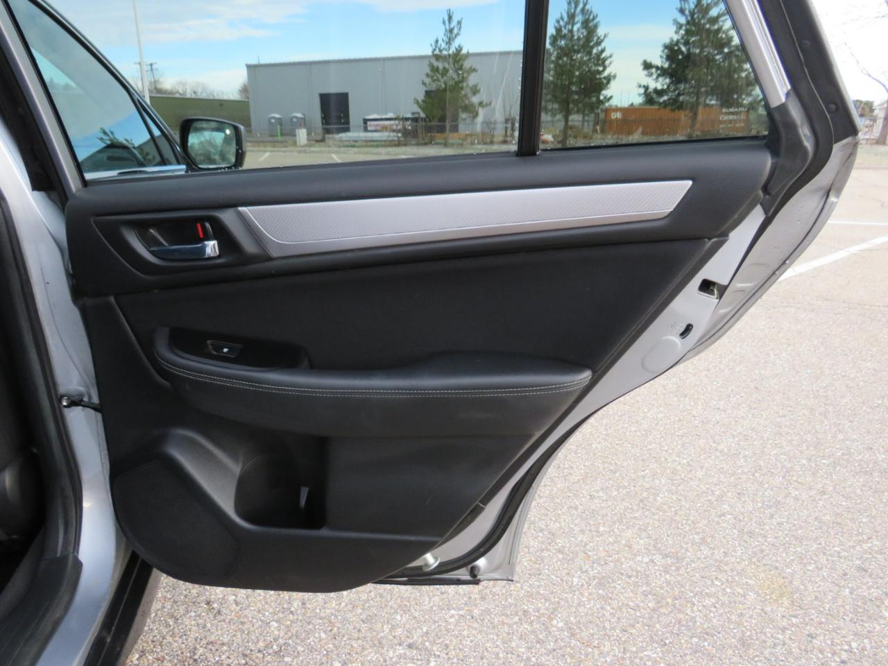 Subaru Outback 2.5i Premium 2015