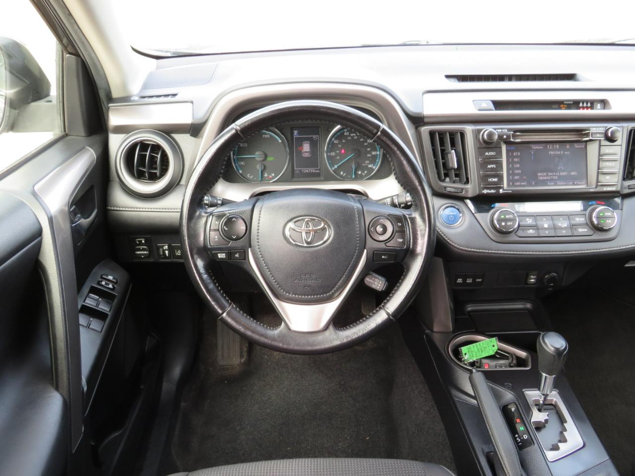 Toyota RAV4 Hybrid XLE AWD 2017