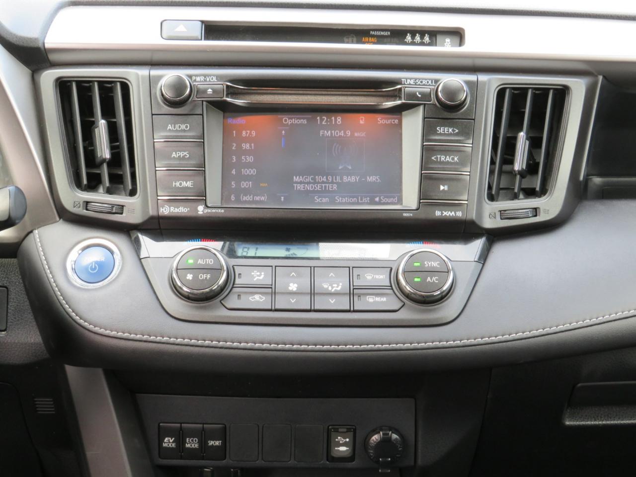 Toyota RAV4 Hybrid XLE AWD 2017