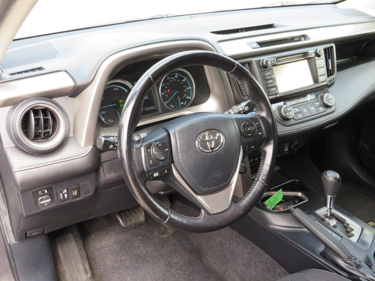 Toyota RAV4 Hybrid XLE AWD 2017