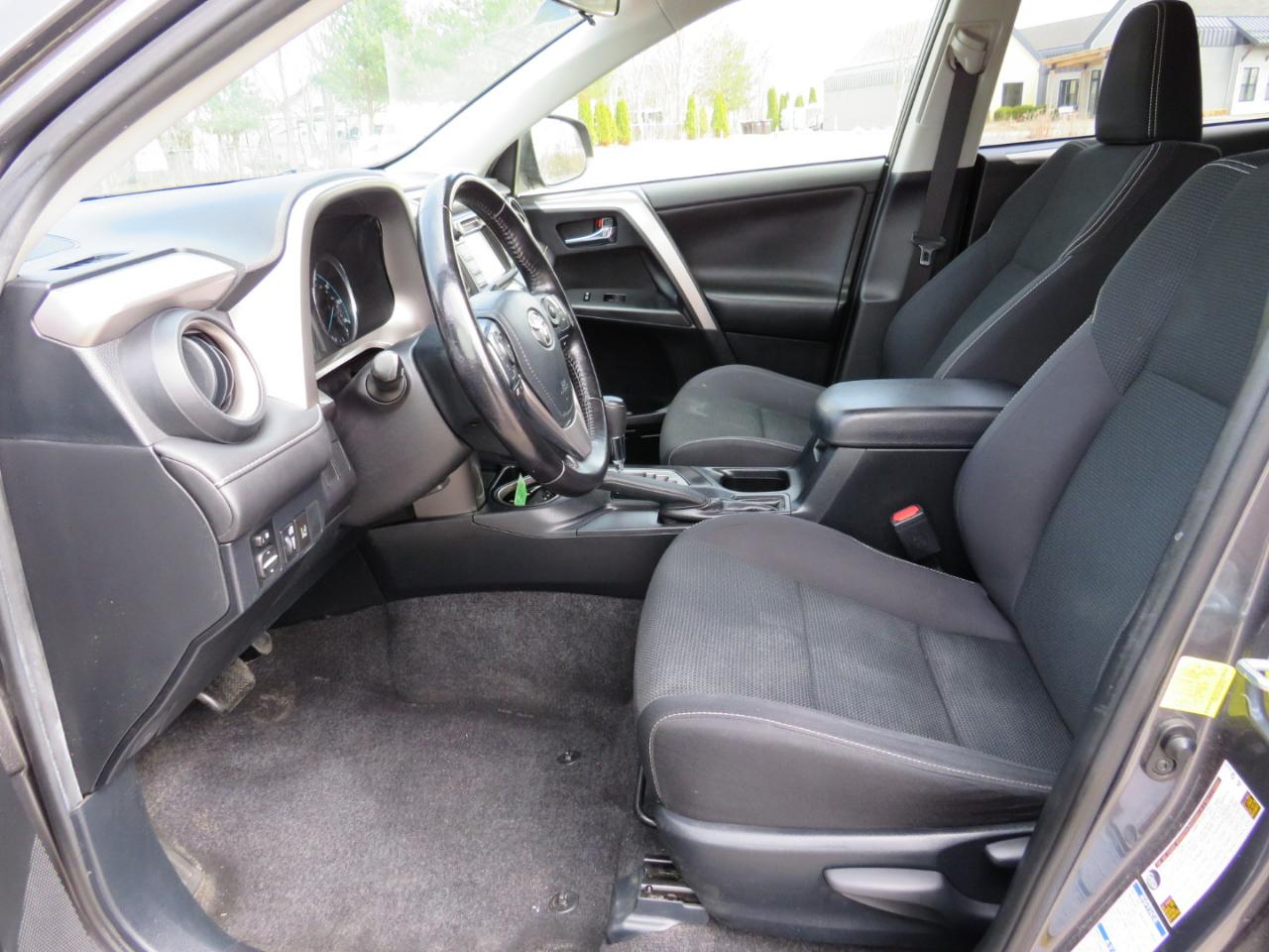 Toyota RAV4 Hybrid XLE AWD 2017