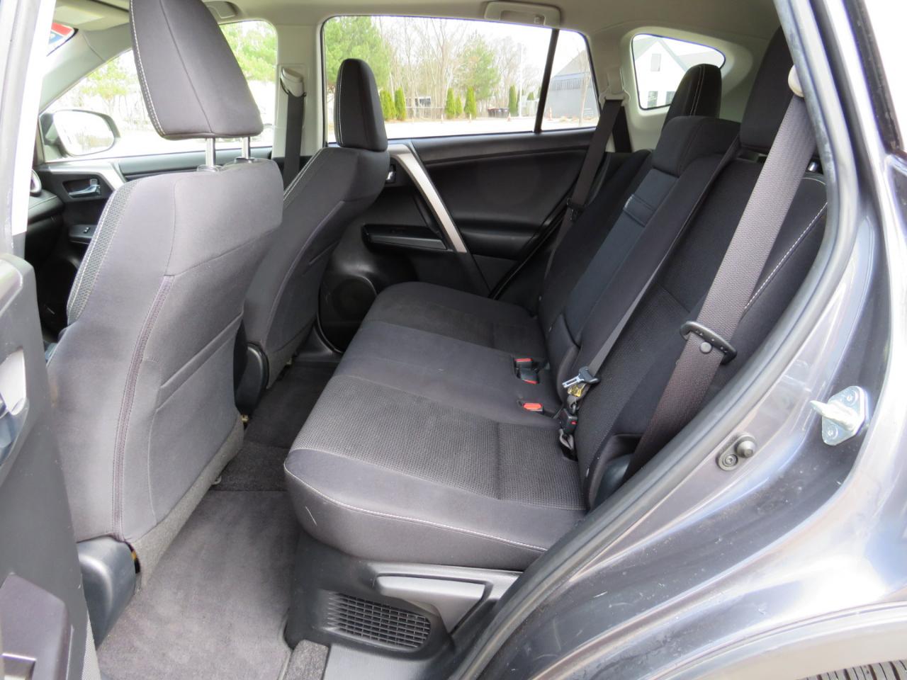 Toyota RAV4 Hybrid XLE AWD 2017