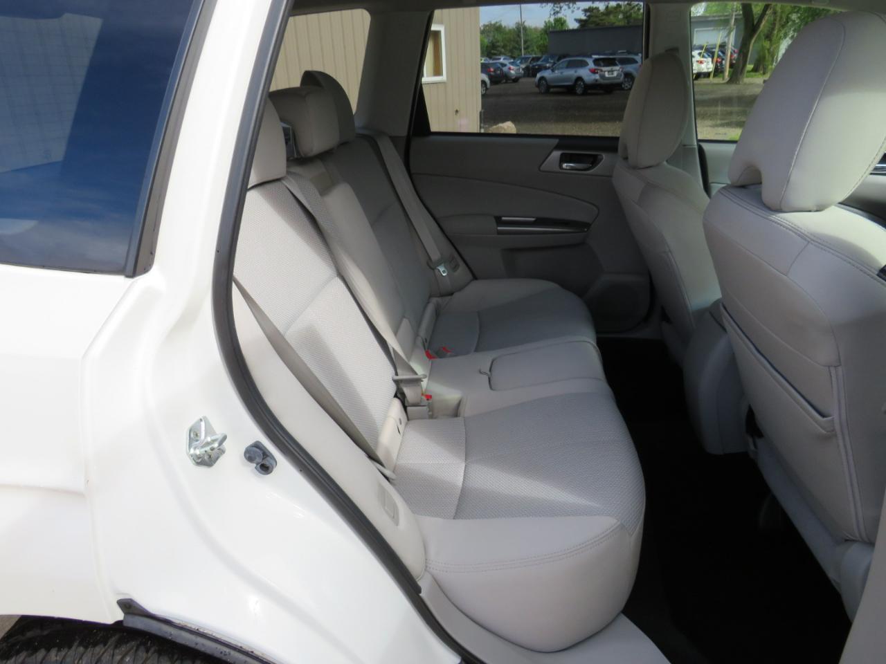 Subaru Forester 2.5X Premium 2012