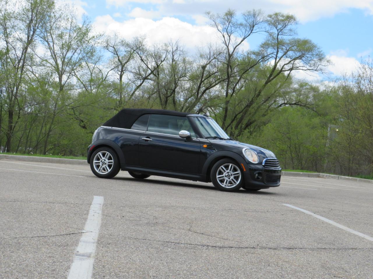 MINI Cooper Convertible 2011