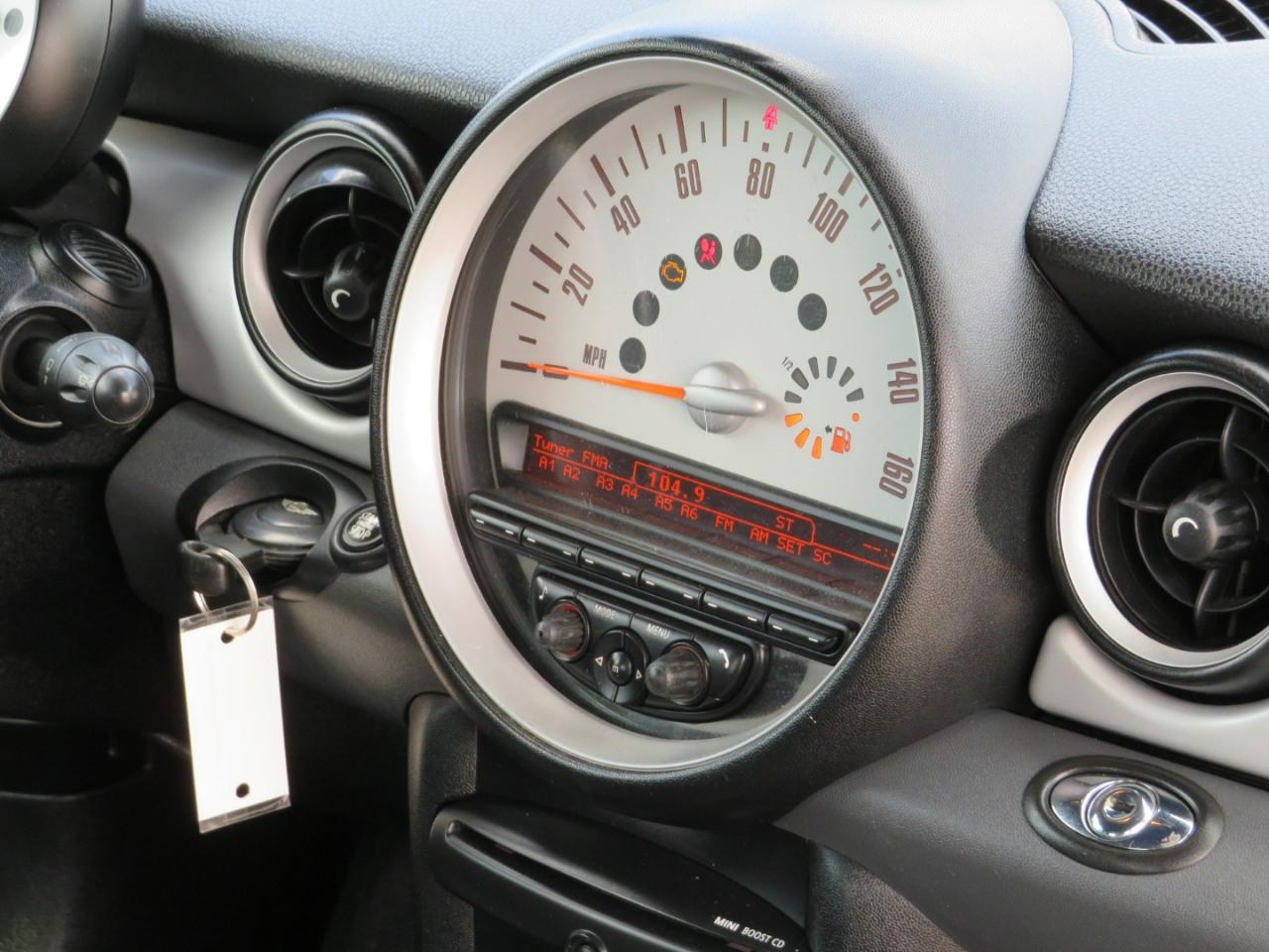 MINI Cooper Convertible 2011
