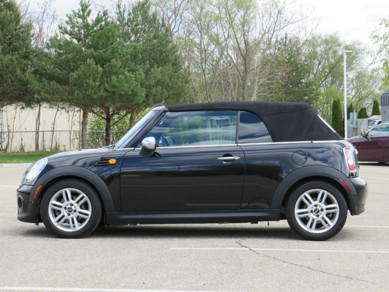 MINI Cooper Convertible 2011