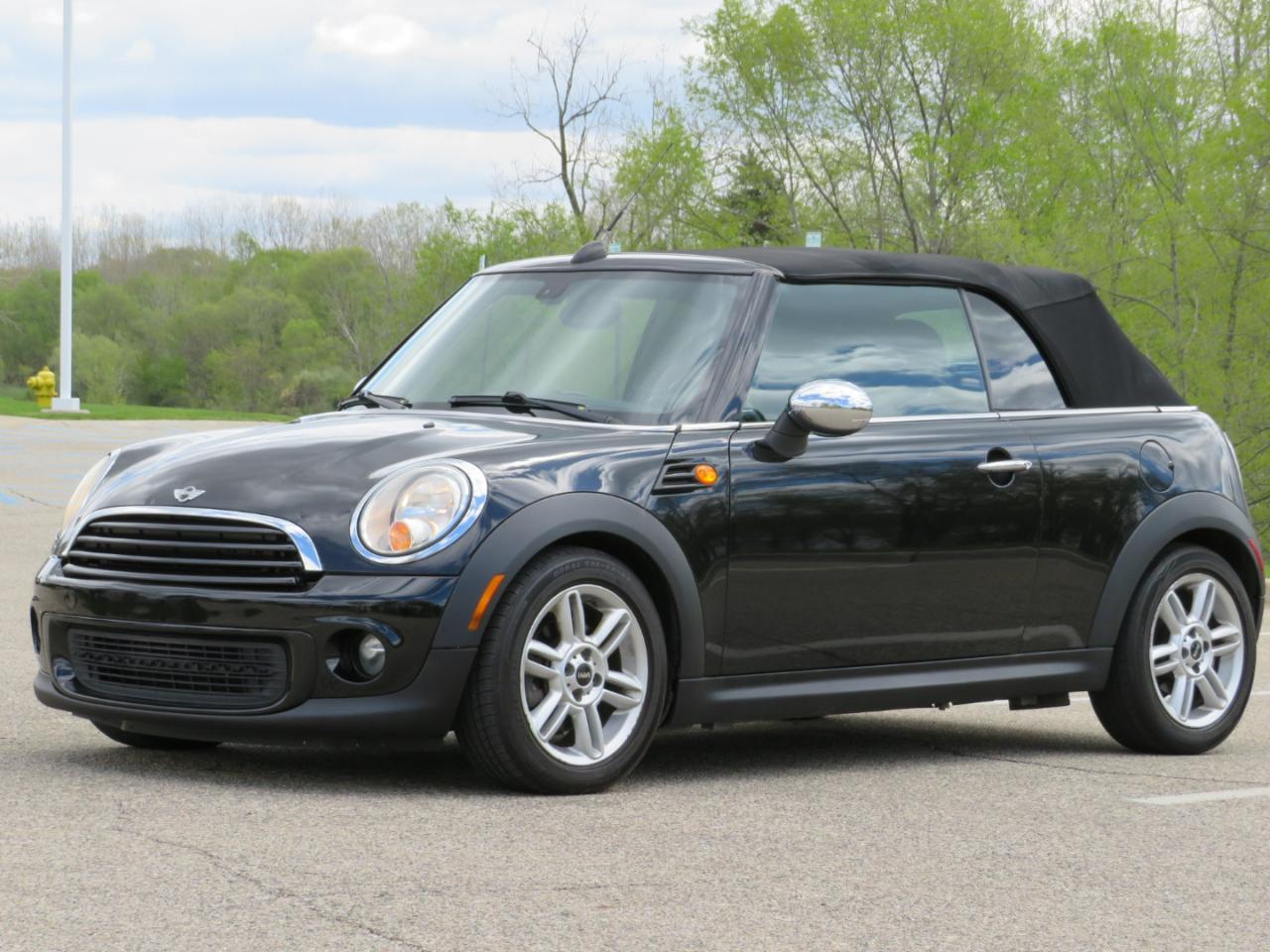 MINI Cooper Convertible 2011