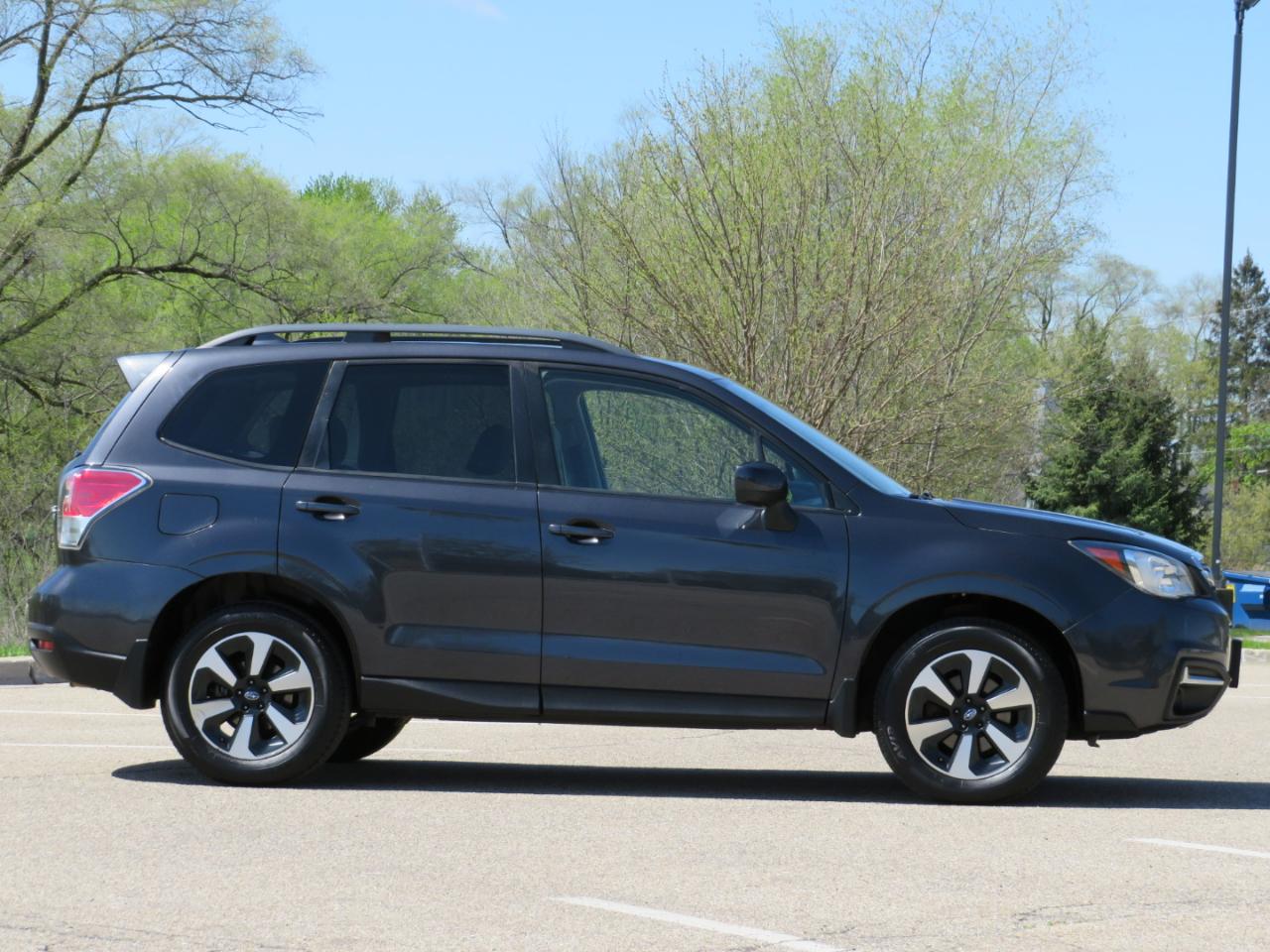 Subaru Forester 2.5i Premium PZEV CVT 2017