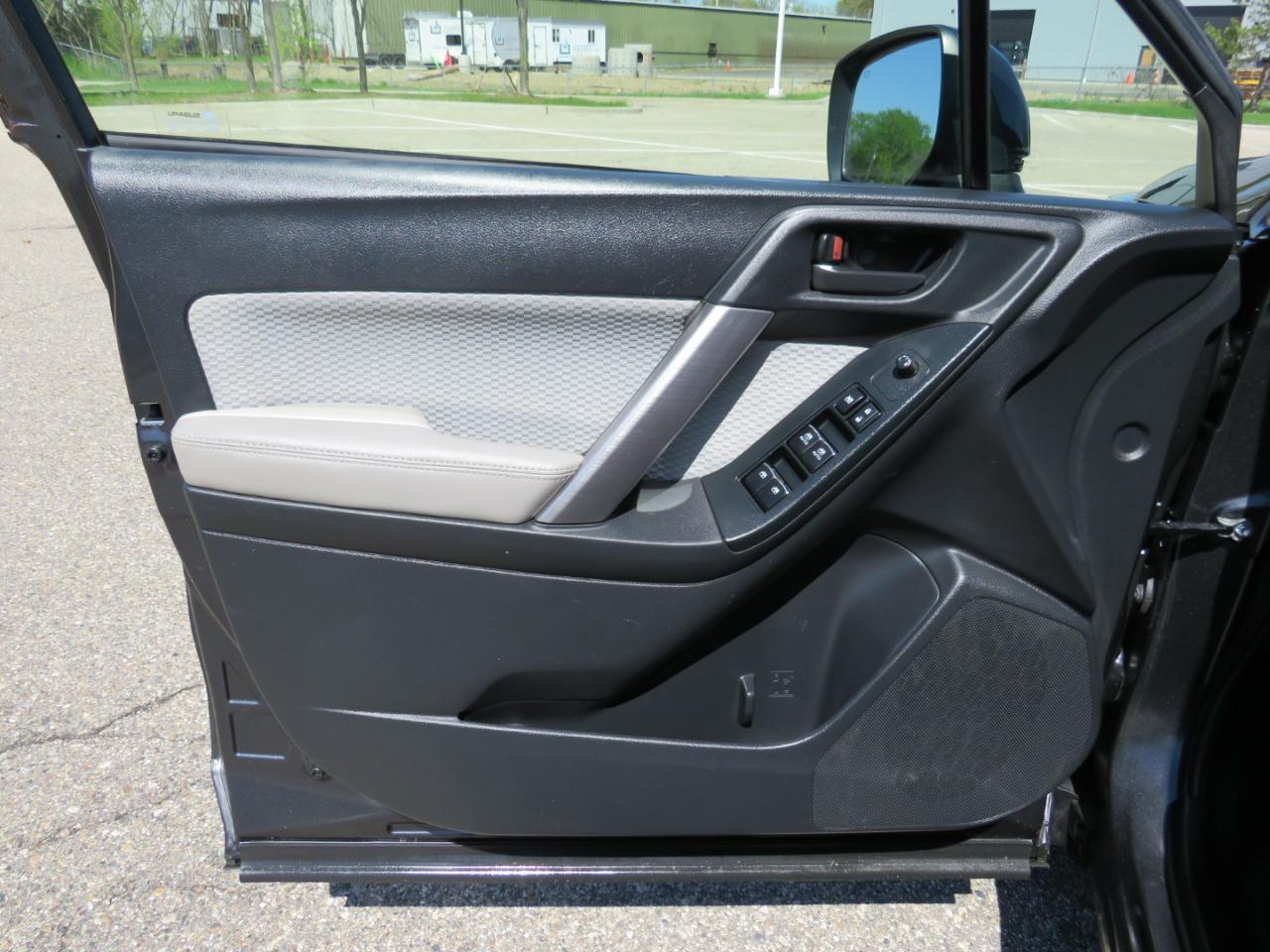 Subaru Forester 2.5i Premium PZEV CVT 2017