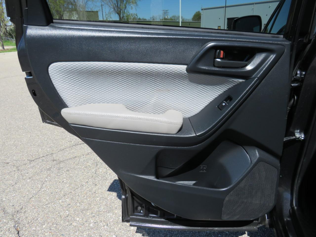 Subaru Forester 2.5i Premium PZEV CVT 2017