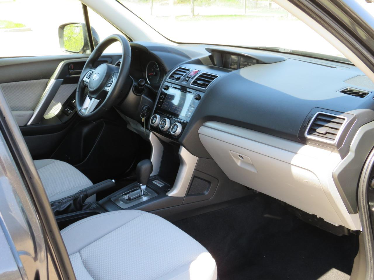 Subaru Forester 2.5i Premium PZEV CVT 2017