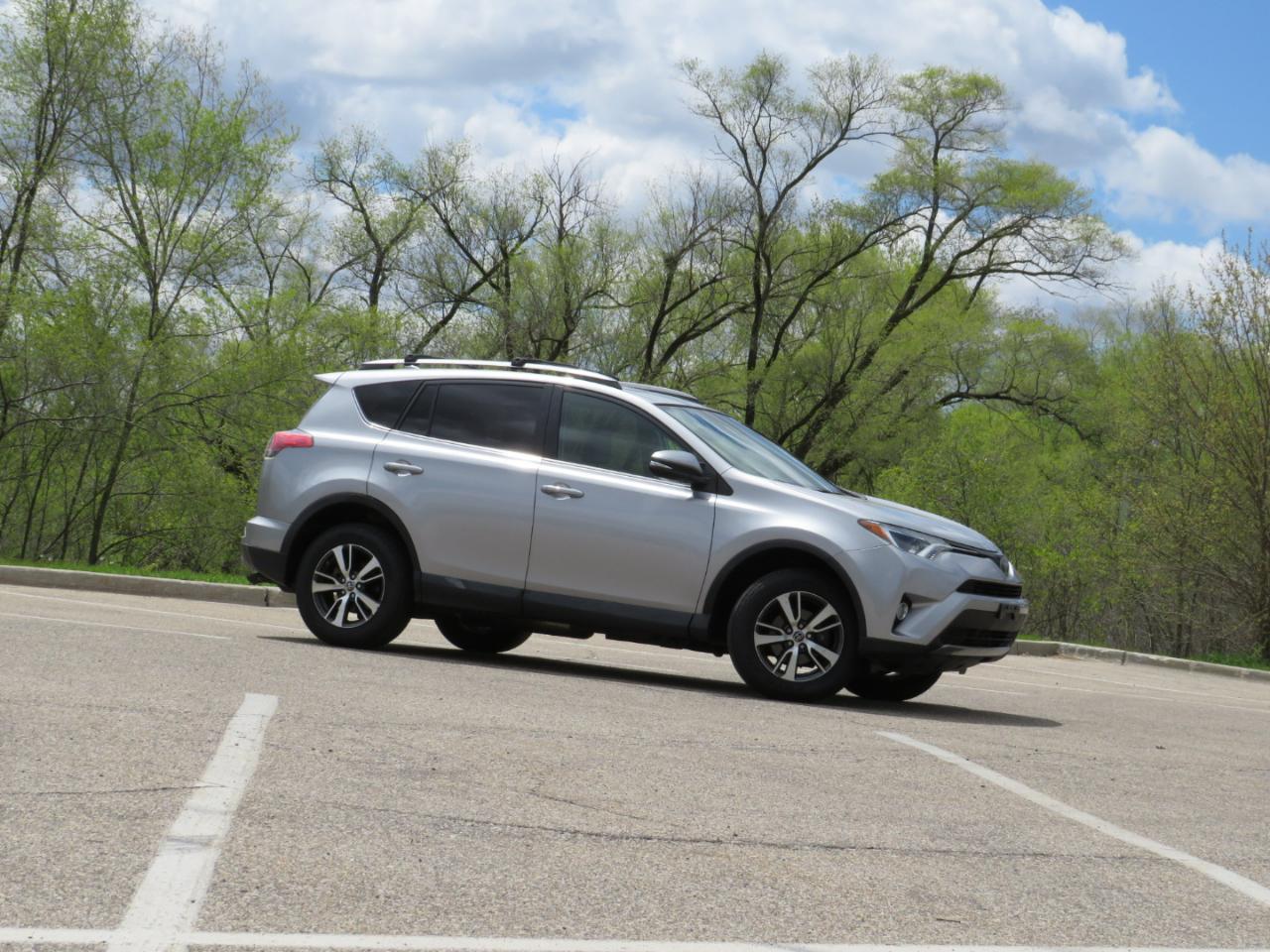 Toyota RAV4 XLE AWD 2017