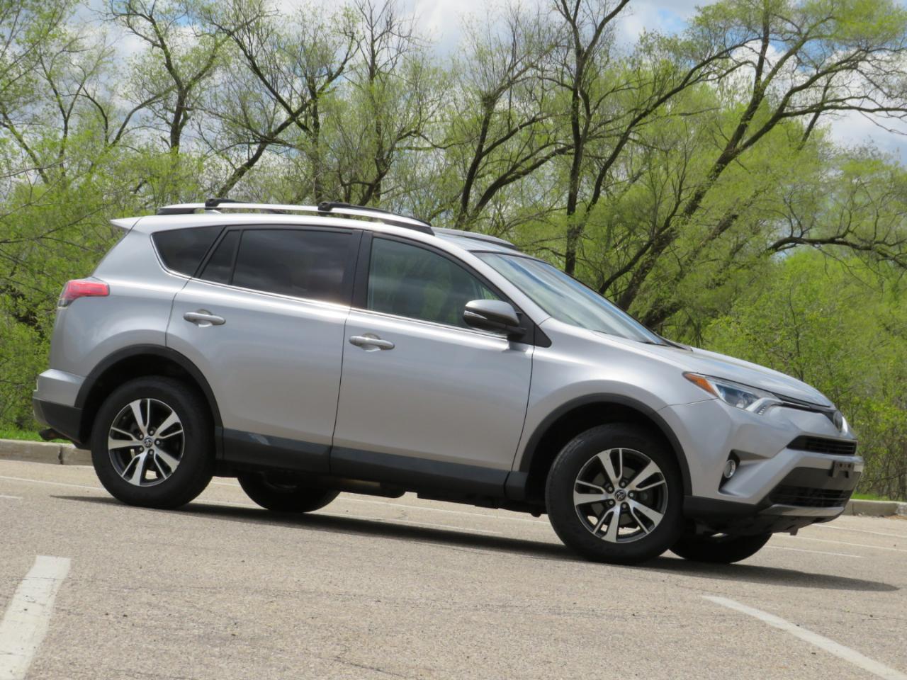 Toyota RAV4 XLE AWD 2017