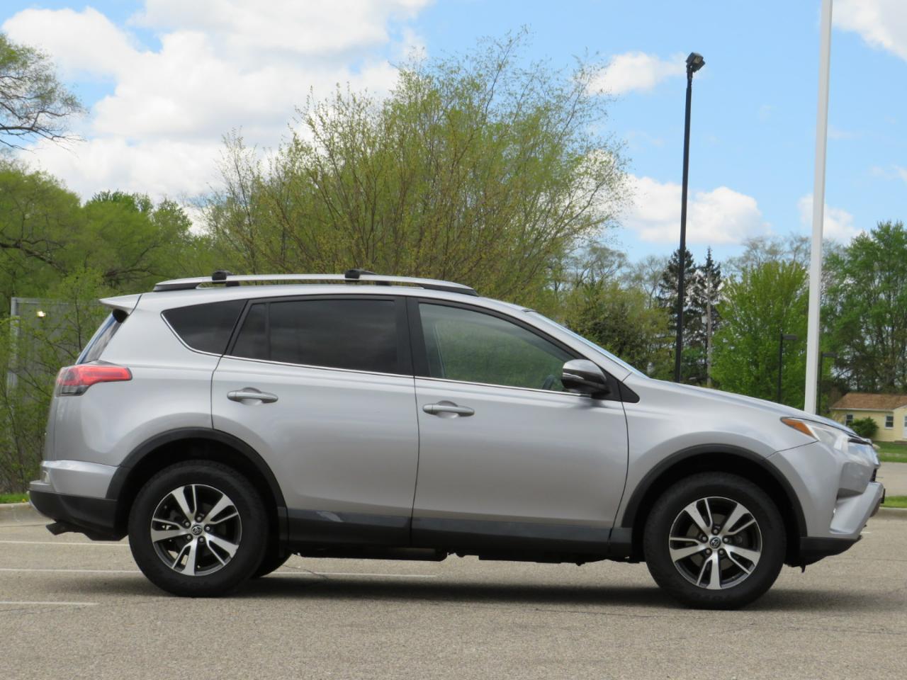 Toyota RAV4 XLE AWD 2017