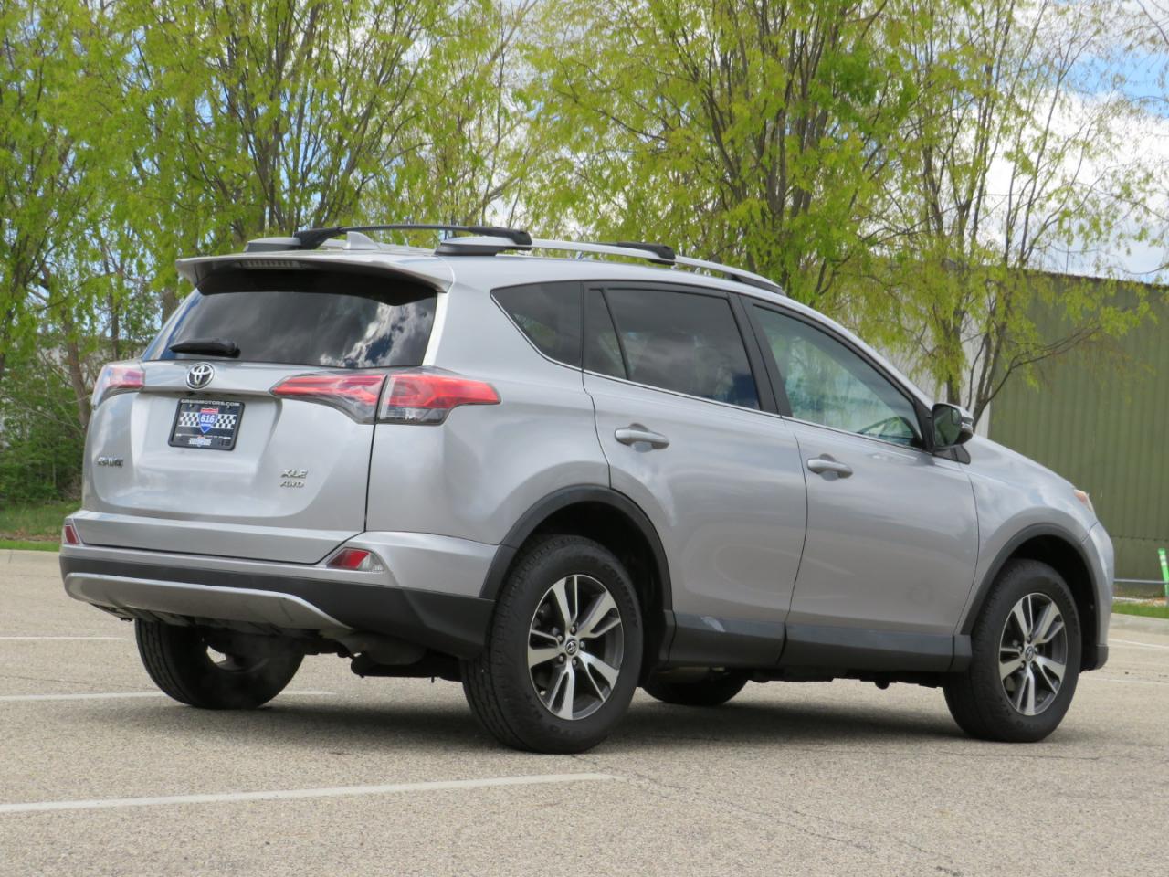 Toyota RAV4 XLE AWD 2017