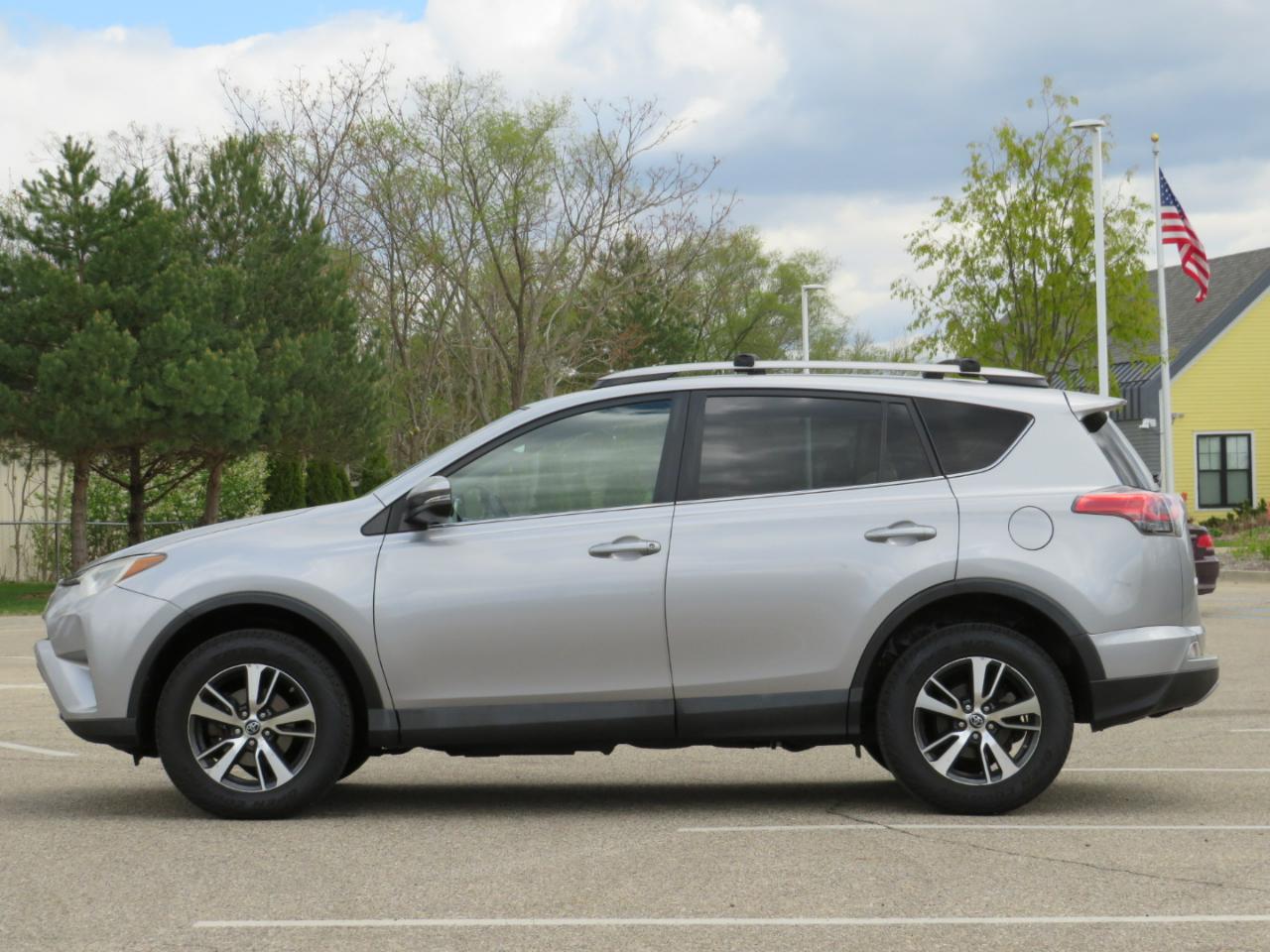 Toyota RAV4 XLE AWD 2017