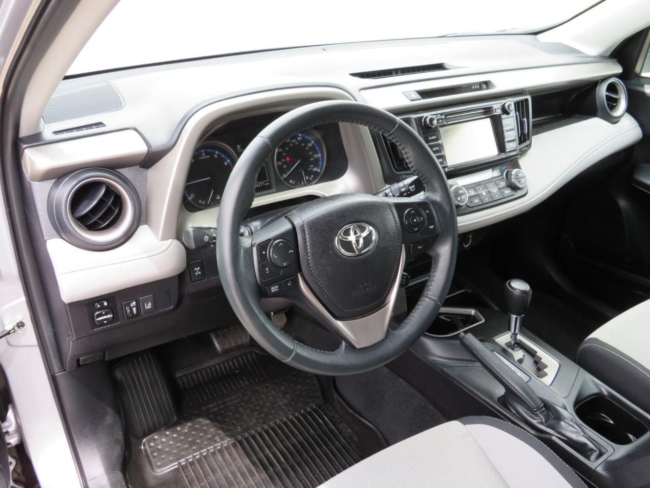 Toyota RAV4 XLE AWD 2017