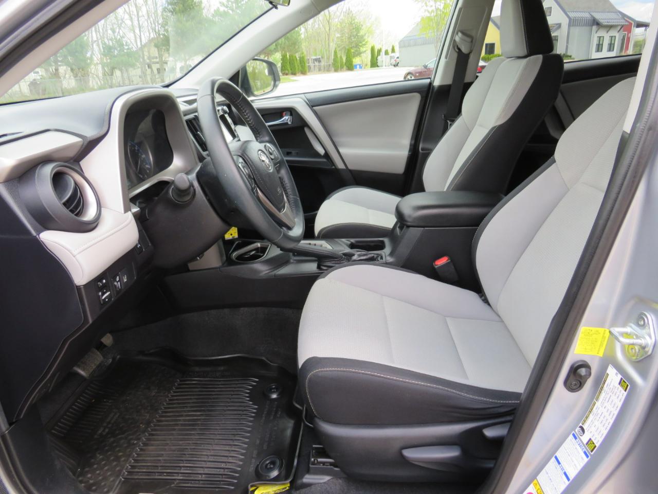 Toyota RAV4 XLE AWD 2017