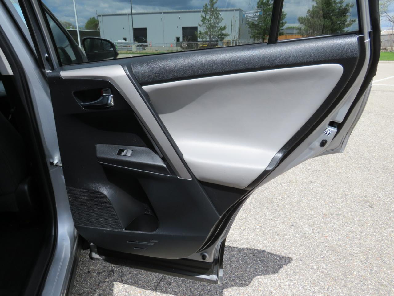 Toyota RAV4 XLE AWD 2017
