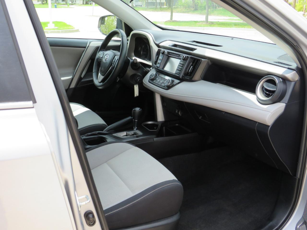 Toyota RAV4 XLE AWD 2017