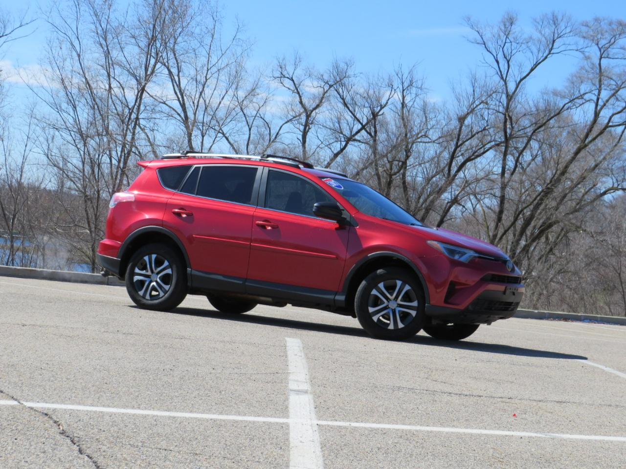 Toyota RAV4 LE AWD 2017