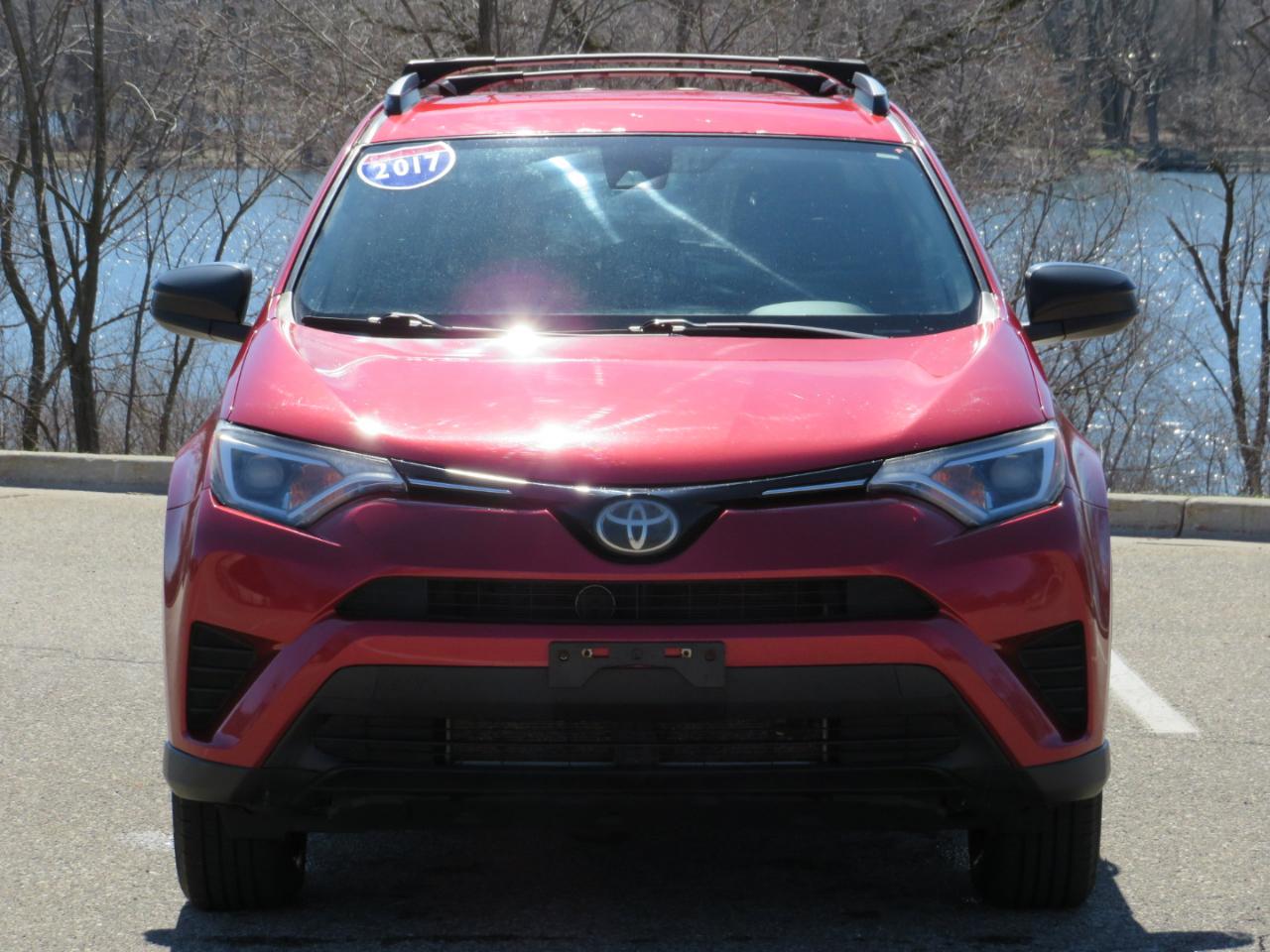 Toyota RAV4 LE AWD 2017