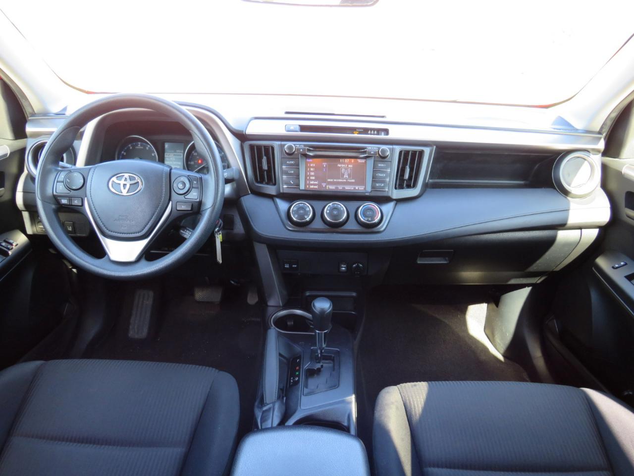 Toyota RAV4 LE AWD 2017