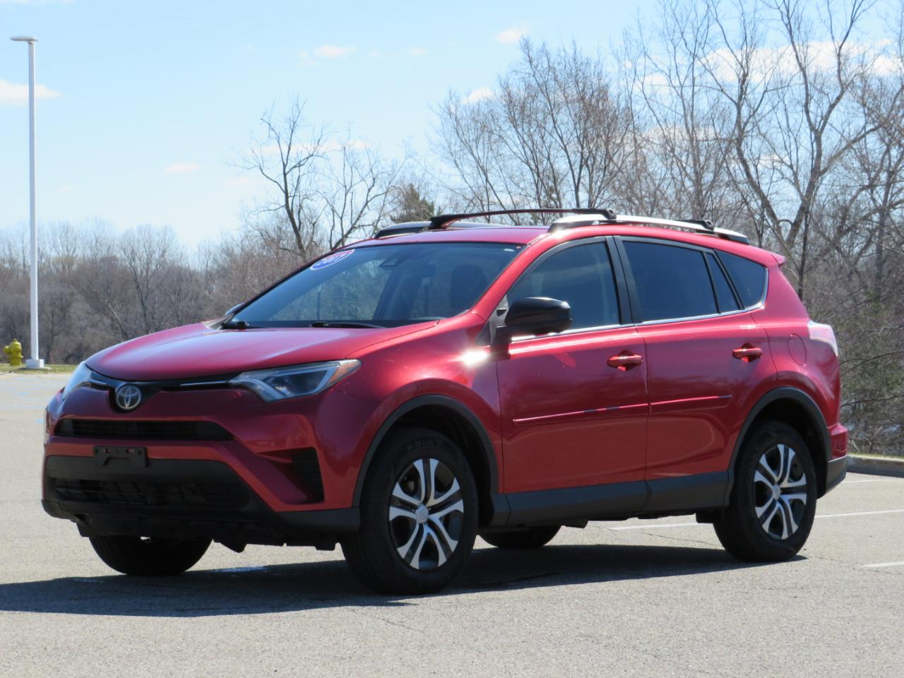 Toyota RAV4 LE AWD 2017