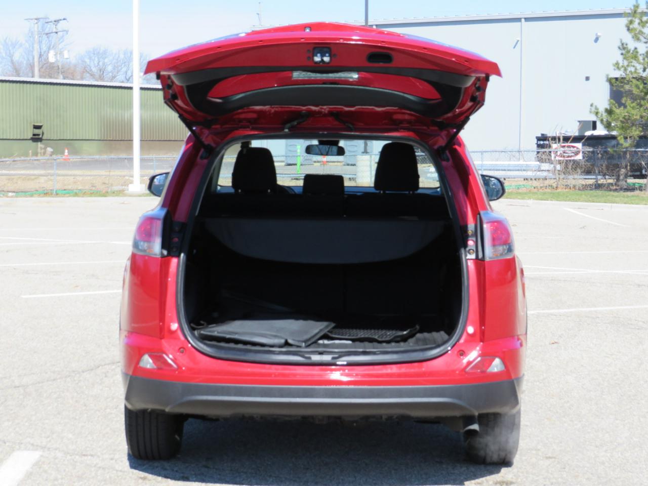 Toyota RAV4 LE AWD 2017