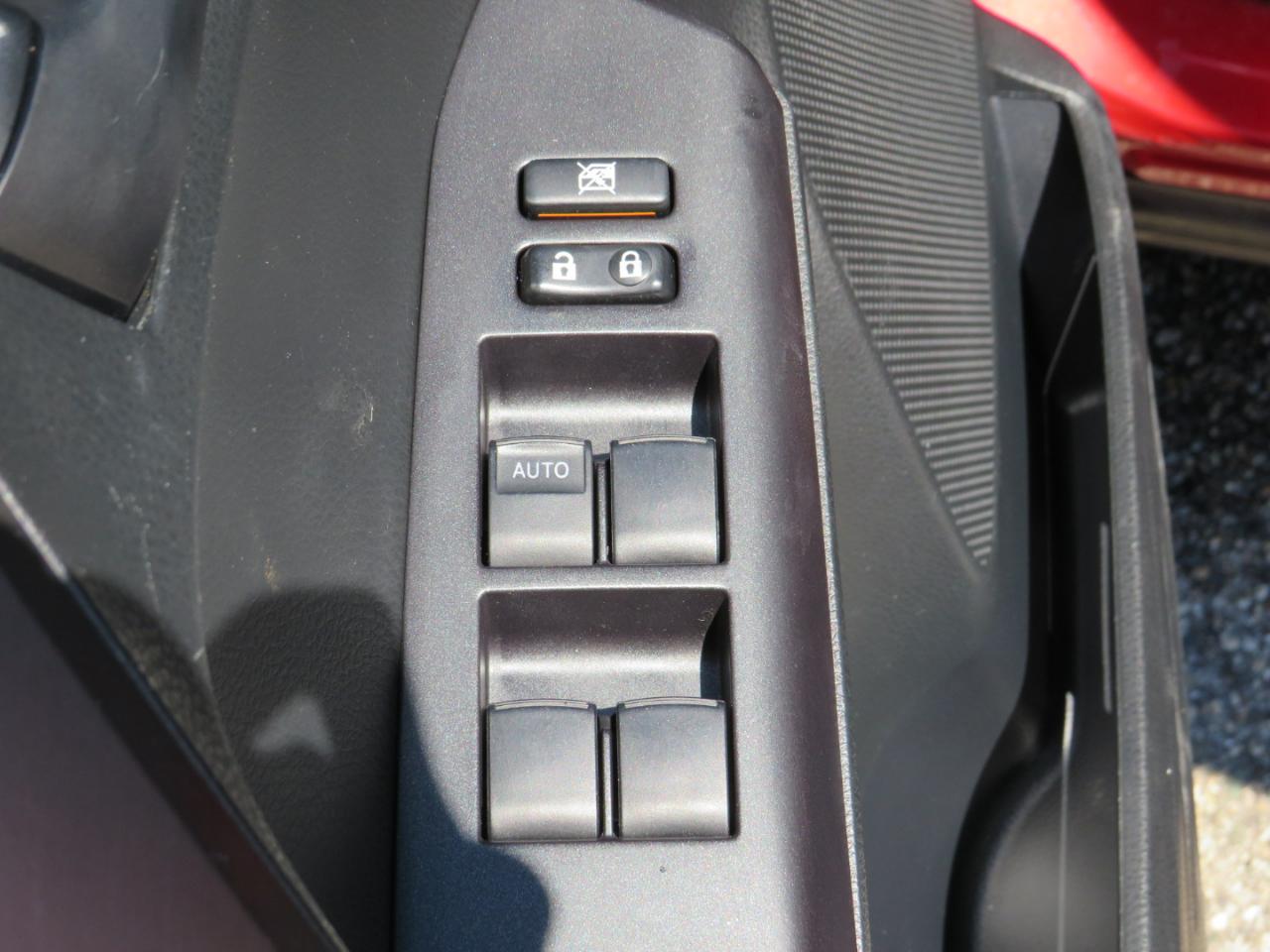 Toyota RAV4 LE AWD 2017