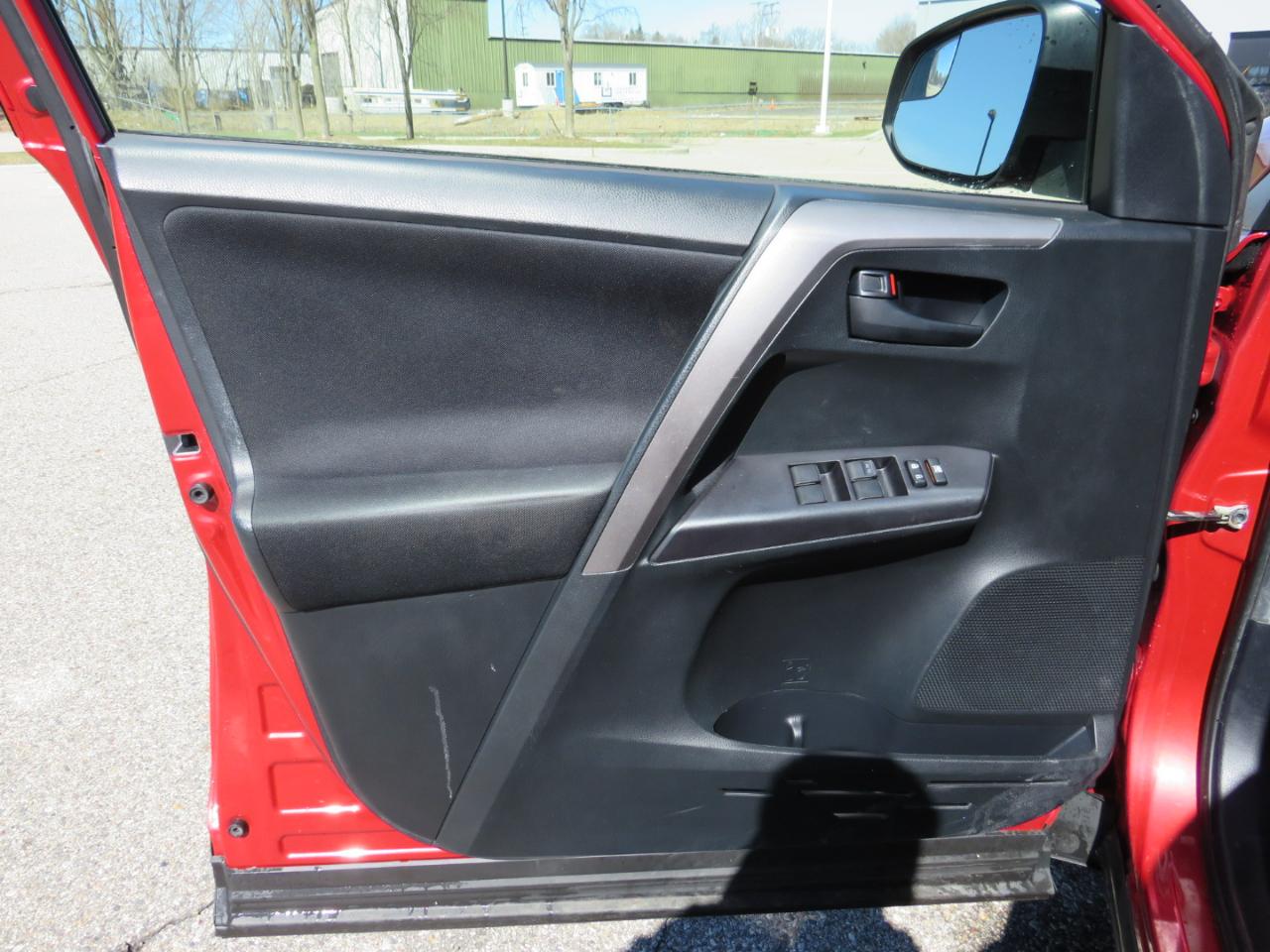 Toyota RAV4 LE AWD 2017