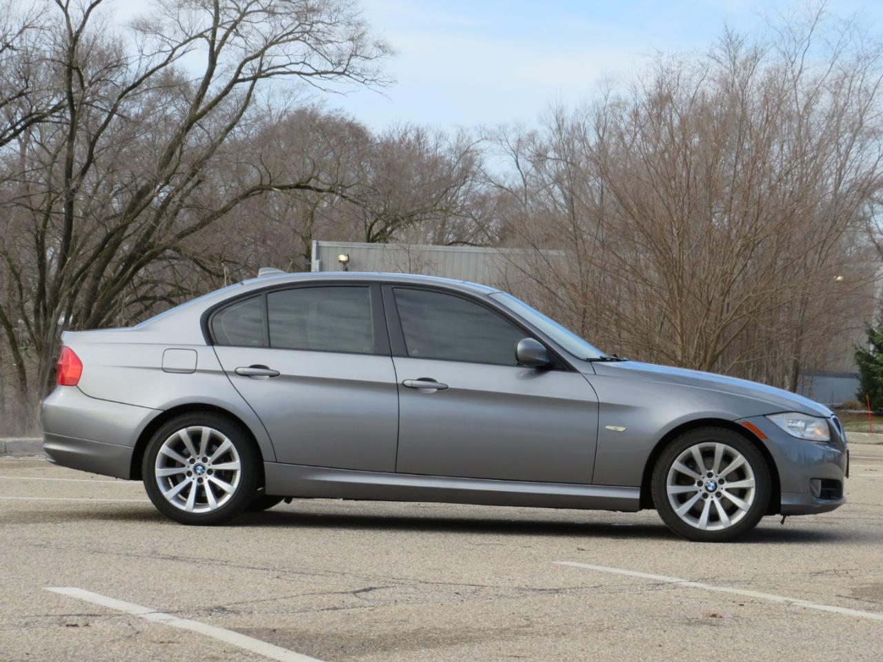 BMW 3-Series 328i xDrive SA 2011