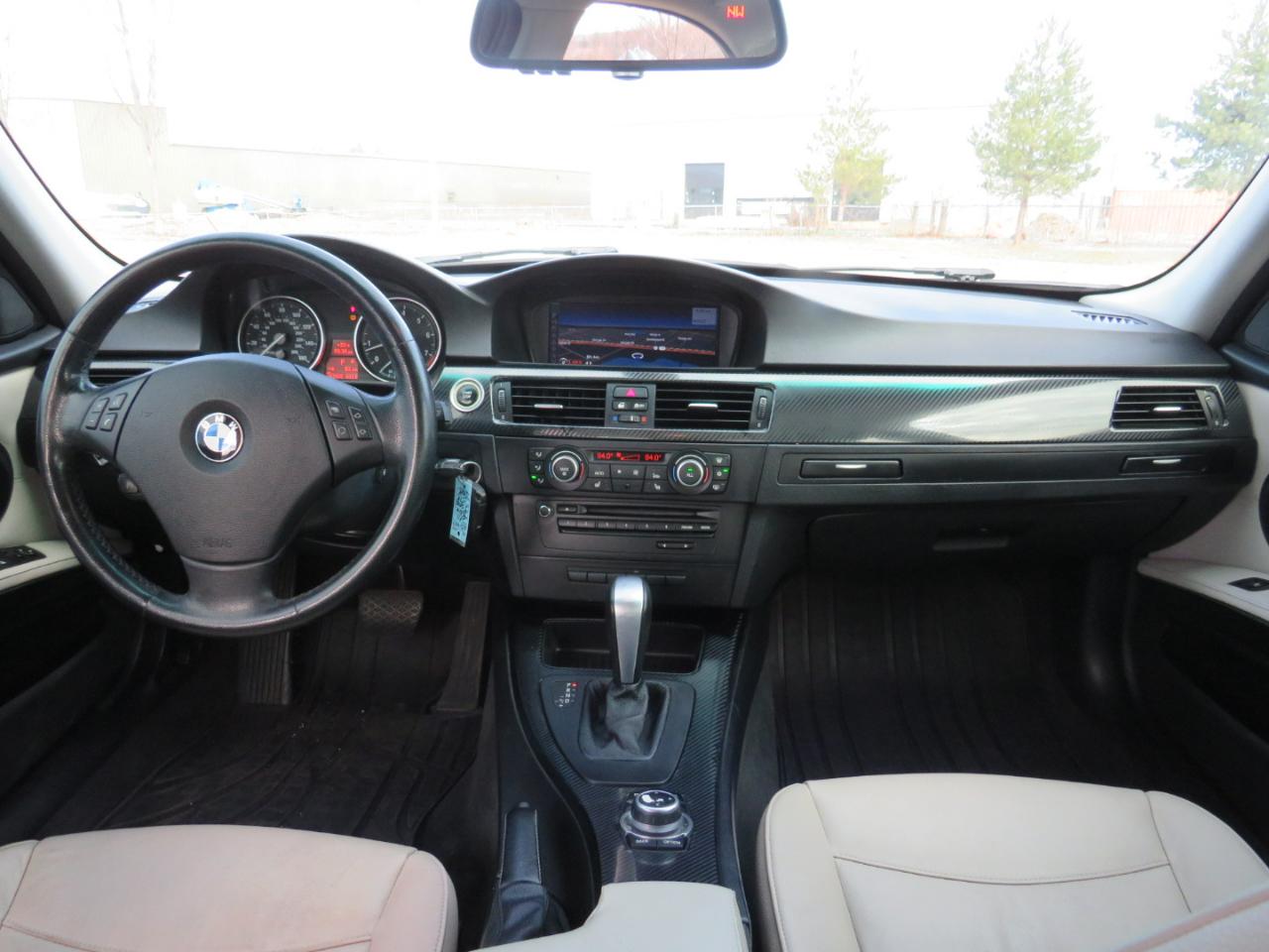 BMW 3-Series 328i xDrive SA 2011