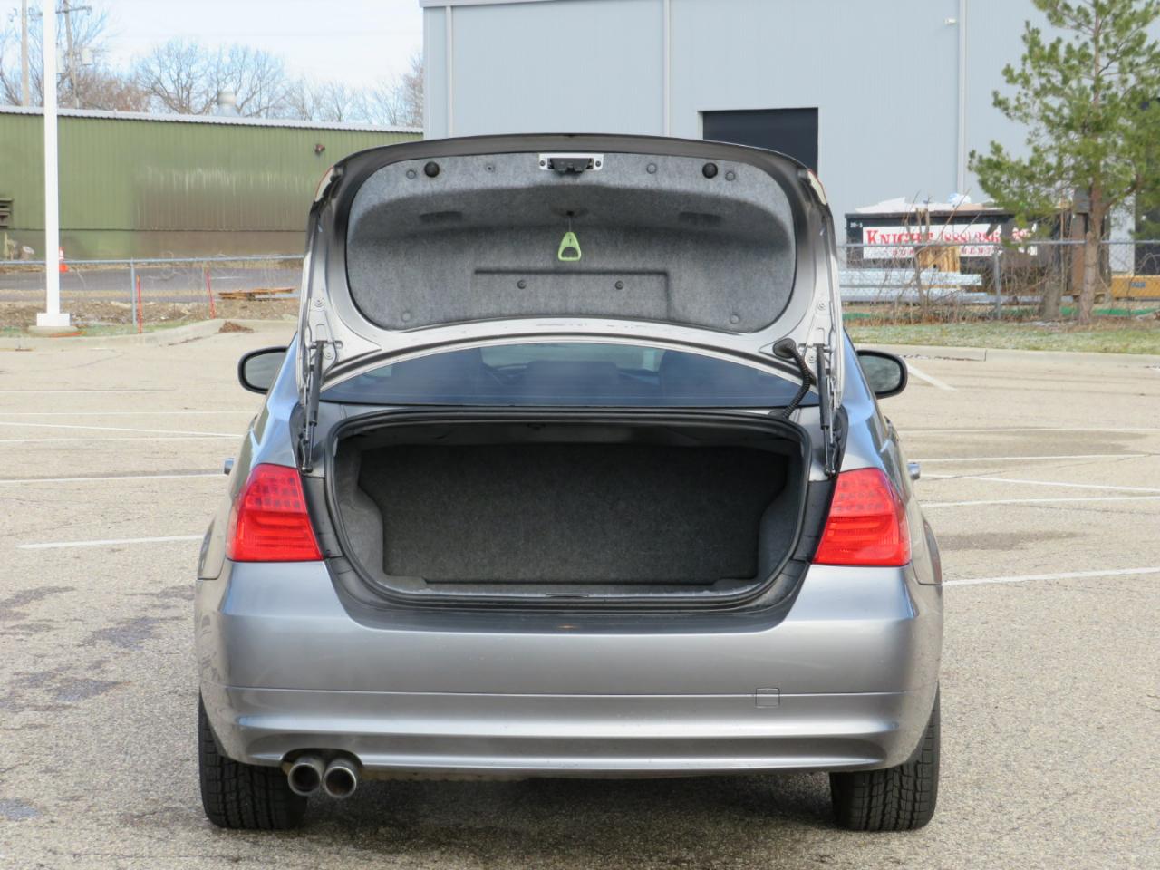 BMW 3-Series 328i xDrive SA 2011