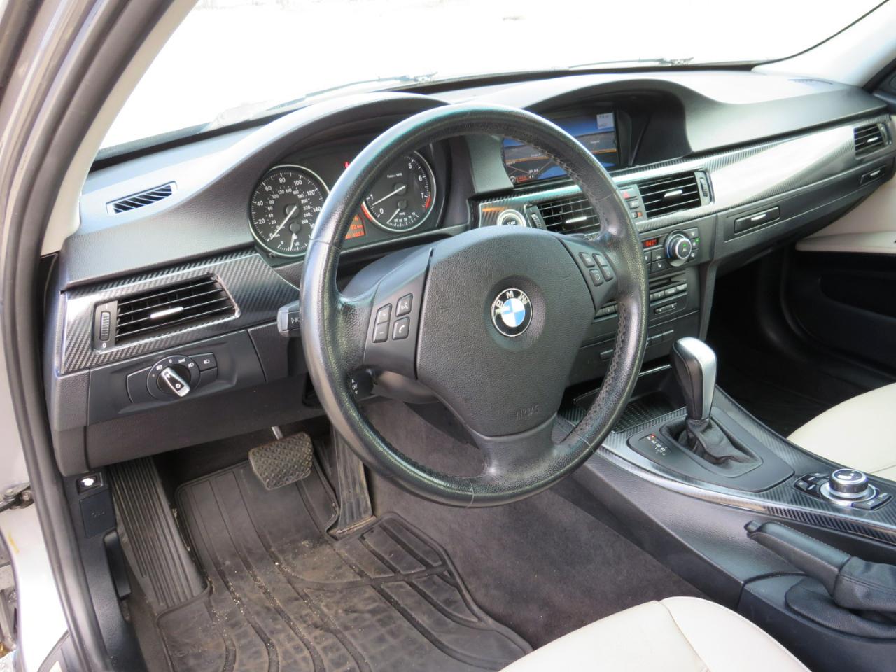BMW 3-Series 328i xDrive SA 2011