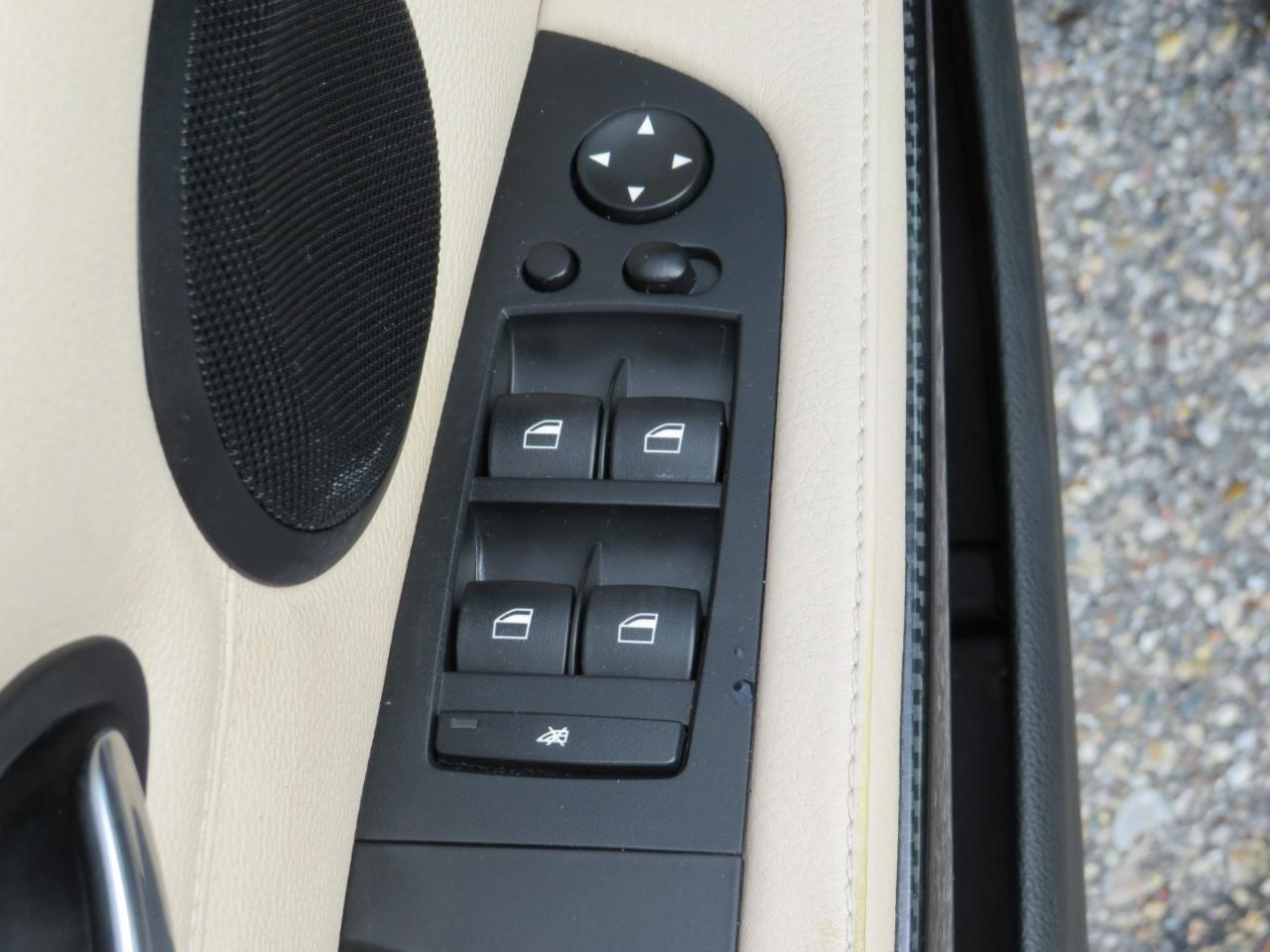 BMW 3-Series 328i xDrive SA 2011