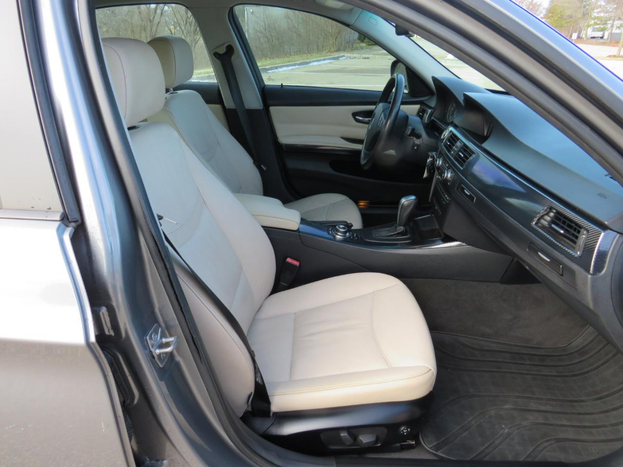 BMW 3-Series 328i xDrive SA 2011