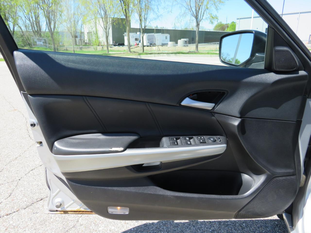 Honda Accord EX-L V-6 Sedan AT 2009